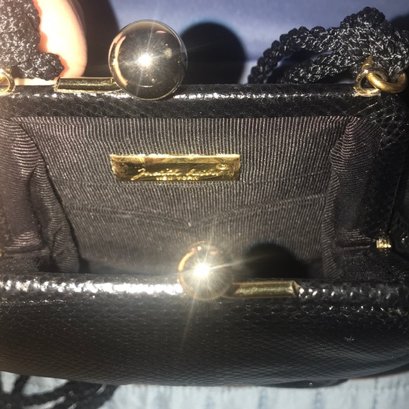 Vintage Judith Lieber bag win tassels. - Picture 2 of 2